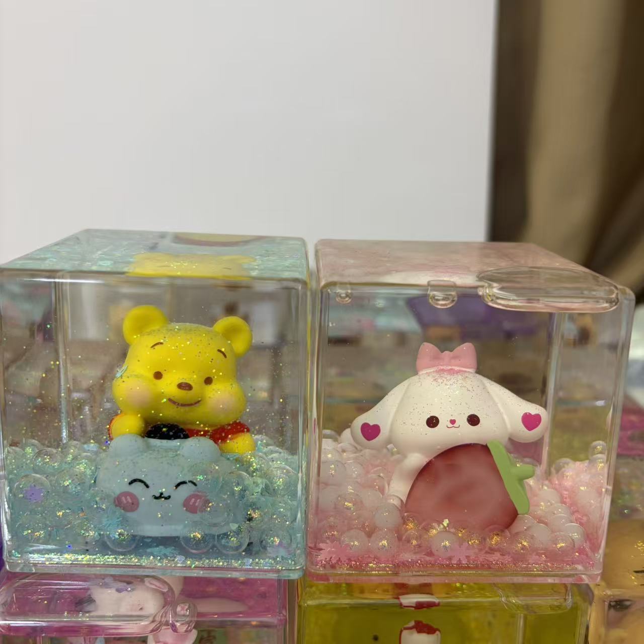 7cm*7cm Clear Square Liquid Floating Shake Ornament Customizable Floating Figure Liquid Hourglass Shake Toy Cute Cartoon Hello Kitty Moon Scene & Lime Ice Cube Stress Relief Fidget Shaker Desk Decor Ornament 2 Pack 69.9 USD Mix & Match Custom Design Avail