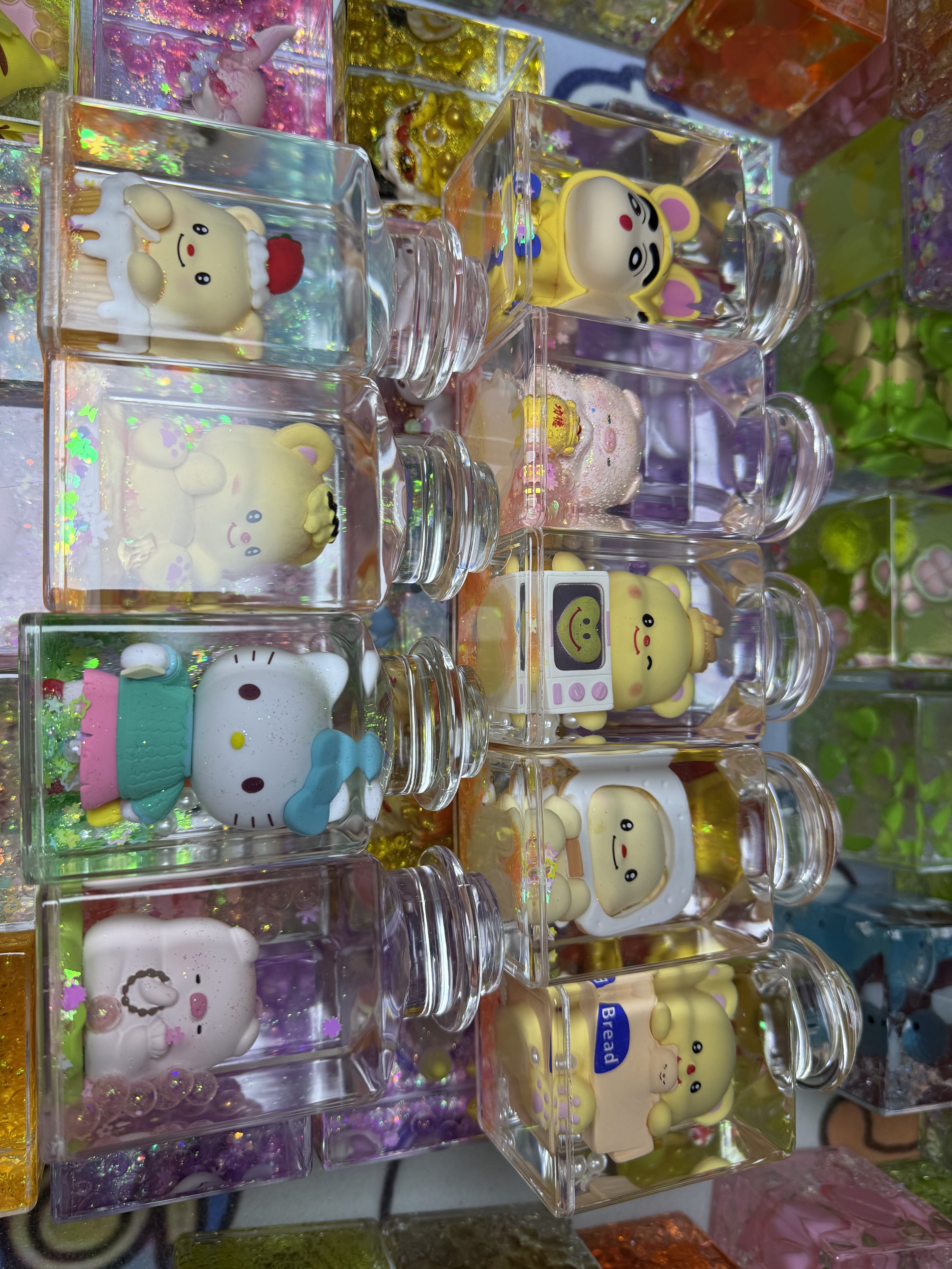 7cm*7cm Clear Square Liquid Floating Shake Ornament Customizable Floating Figure Liquid Hourglass Shake Toy Cute Cartoon Hello Kitty Moon Scene & Lime Ice Cube Stress Relief Fidget Shaker Desk Decor Ornament 2 Pack 69.9 USD Mix & Match Custom Design Avail