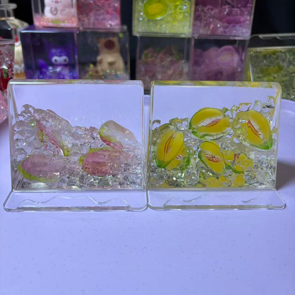 7cm*7cm Clear Square Liquid Floating Shake Ornament Customizable Floating Figure Liquid Hourglass Shake Toy Cute Cartoon Hello Kitty Moon Scene & Lime Ice Cube Stress Relief Fidget Shaker Desk Decor Ornament 2 Pack 69.9 USD Mix & Match Custom Design Avail