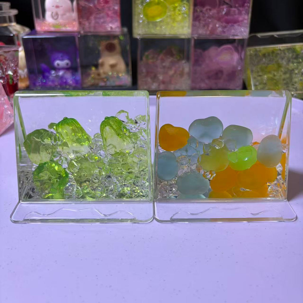 7cm*7cm Clear Square Liquid Floating Shake Ornament Customizable Floating Figure Liquid Hourglass Shake Toy Cute Cartoon Hello Kitty Moon Scene & Lime Ice Cube Stress Relief Fidget Shaker Desk Decor Ornament 2 Pack 69.9 USD Mix & Match Custom Design Avail