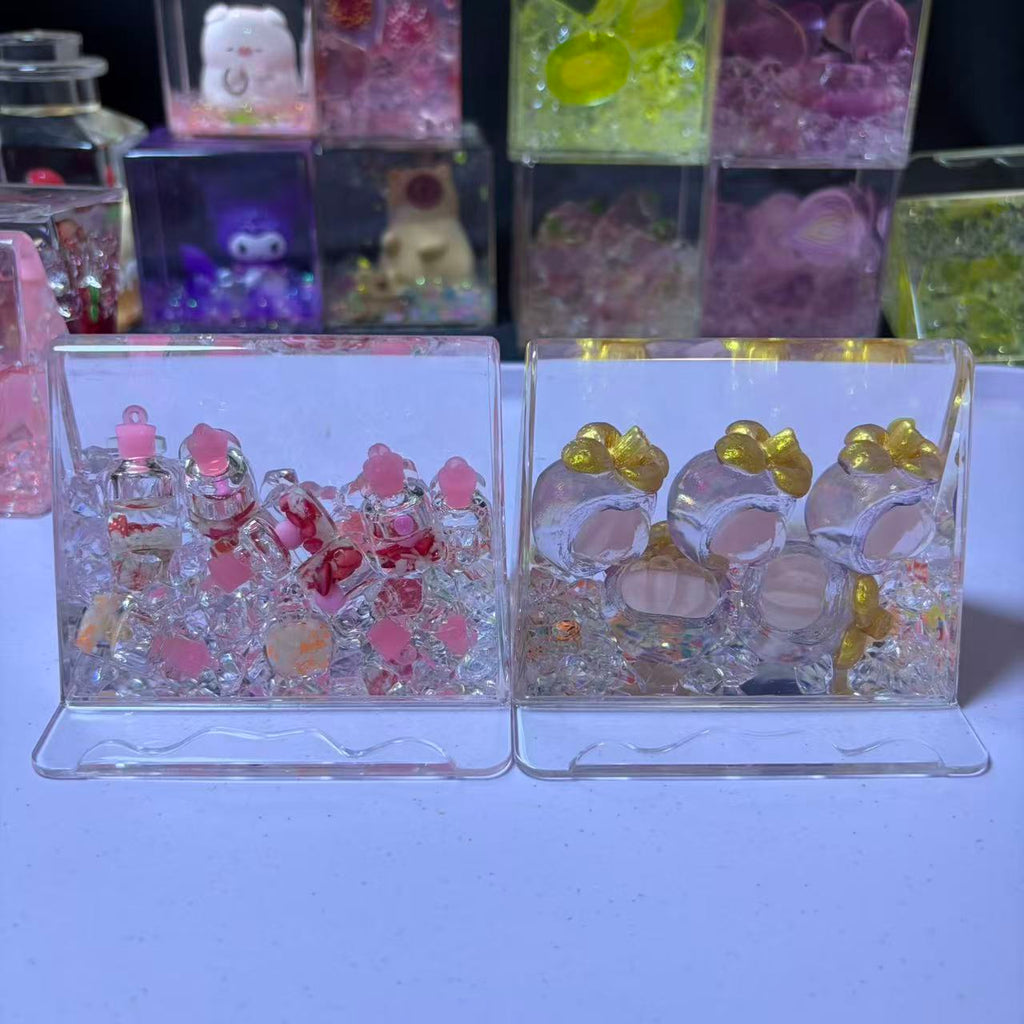 7cm*7cm Clear Square Liquid Floating Shake Ornament Customizable Floating Figure Liquid Hourglass Shake Toy Cute Cartoon Hello Kitty Moon Scene & Lime Ice Cube Stress Relief Fidget Shaker Desk Decor Ornament 2 Pack 69.9 USD Mix & Match Custom Design Avail