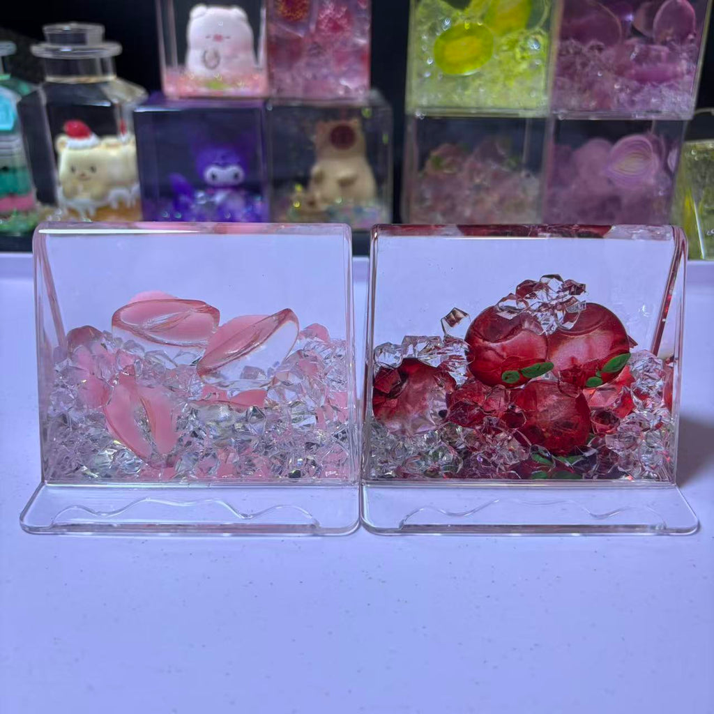 7cm*7cm Clear Square Liquid Floating Shake Ornament Customizable Floating Figure Liquid Hourglass Shake Toy Cute Cartoon Hello Kitty Moon Scene & Lime Ice Cube Stress Relief Fidget Shaker Desk Decor Ornament 2 Pack 69.9 USD Mix & Match Custom Design Avail